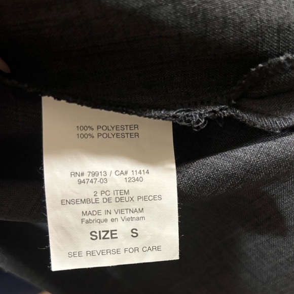 Motherhood Black Button Down Shirt Relaxed Fit - Picture 4 of 4